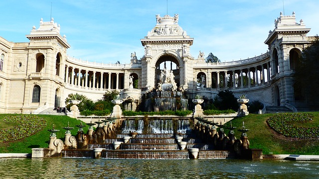 Quartier cin avenues Marseille : le palais longchamps